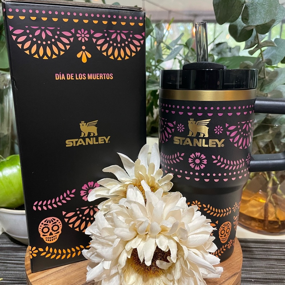 Stanley Dia De Los Muertos H2.0 Tumbler 20oz Midnight Cantina Mexico
